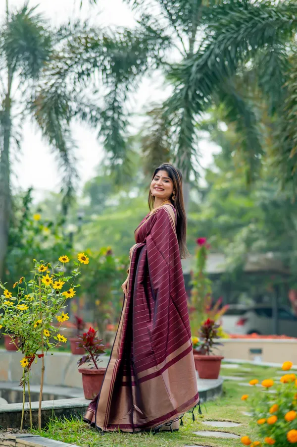 Dark_Maroon_Soft_Banarasi_Raw_Silk_Saree_With_Zari_Lining_Weaving_Work
