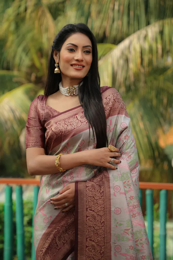 Grey_Kanjivaram_Silk_Saree_With_Zari_Weaving_Work