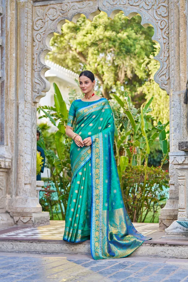 Green_Color_Banarasi_Silk_Saree_With_Zari_Weaving_Work