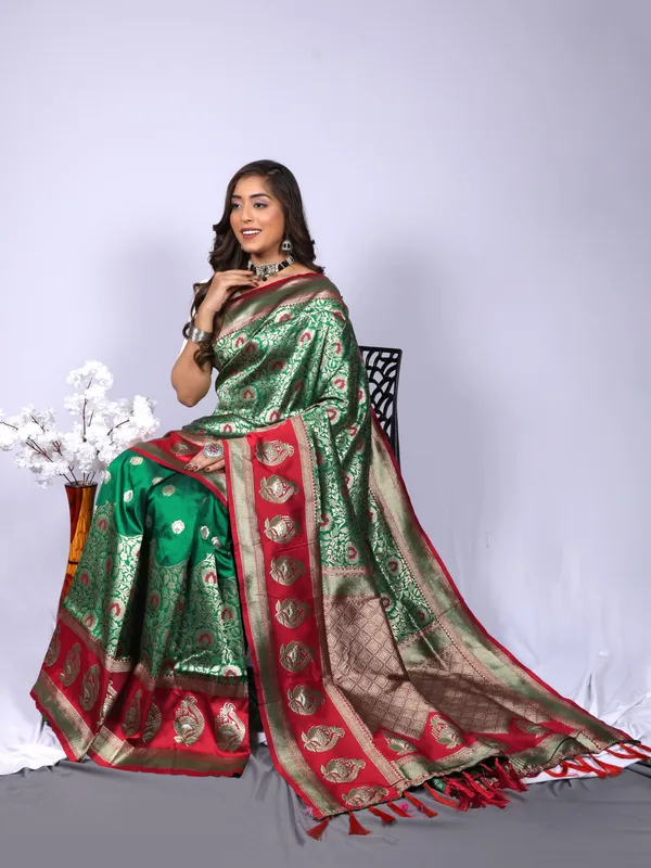 Green_Kanchipuram_Silk_Saree_With_Zari_Weaving_Work