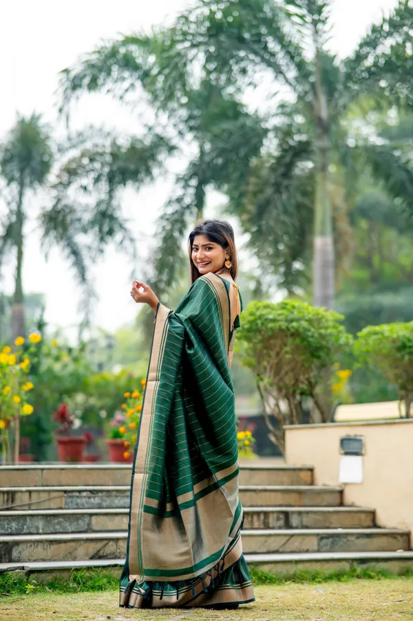 Green_Soft_Banarasi_Raw_Silk_Saree_With_Zari_Lining_Weaving_Work