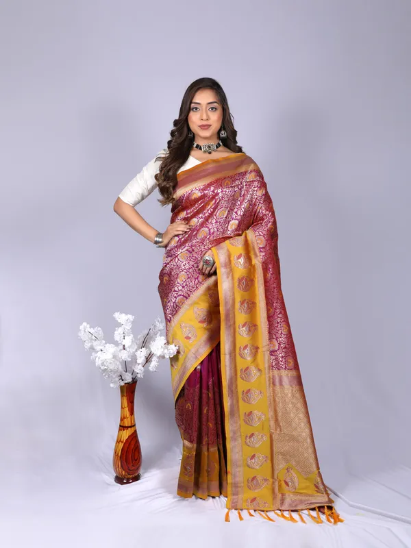 Magenta_Kanchipuram_Silk_Saree_With_Zari_Weaving_Work