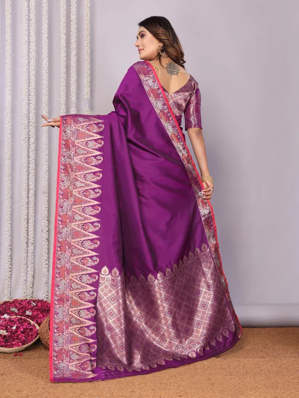 Magenta_Premium_Soft_Banarasi_Silk_Saree_With_Zari_Weaving_Work