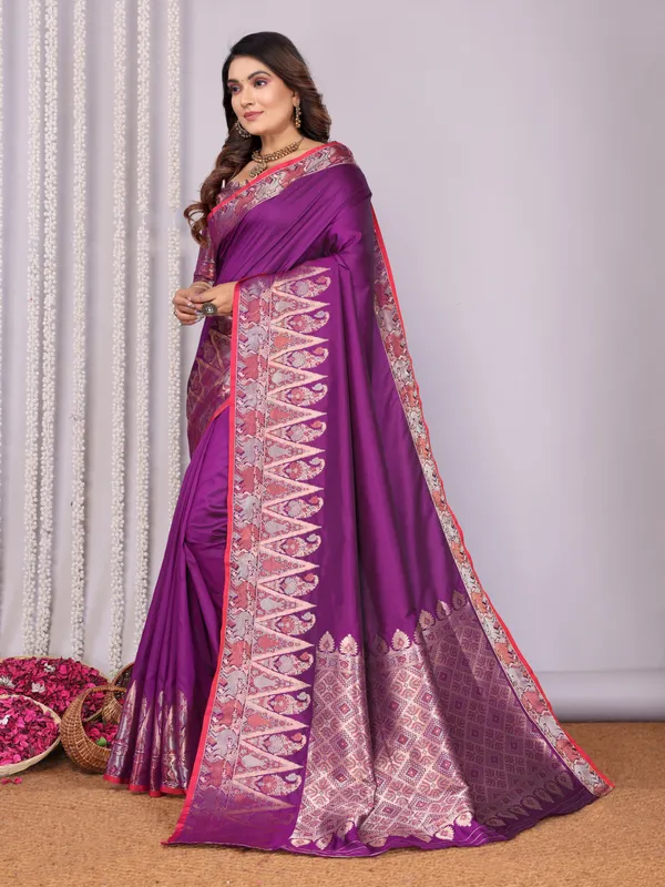 Magenta_Premium_Soft_Banarasi_Silk_Saree_With_Zari_Weaving_Work