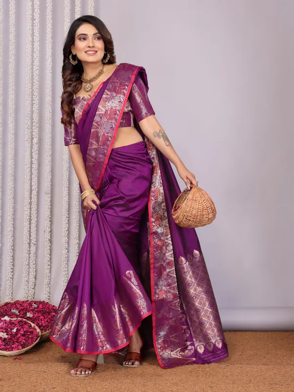 Magenta_Premium_Soft_Banarasi_Silk_Saree_With_Zari_Weaving_Work