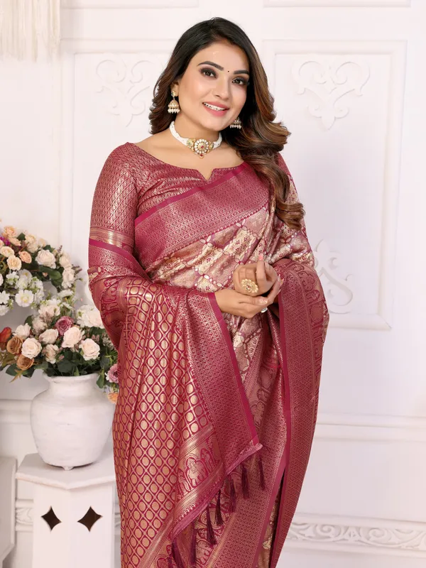 Maroon_Banarasi_Chaturi_Silk_Saree_With_Zari_Weaving_Work