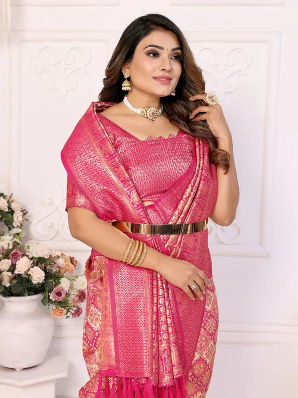 Peach_Banarasi_Chaturi_Silk_Saree_With_Zari_Weaving_Work
