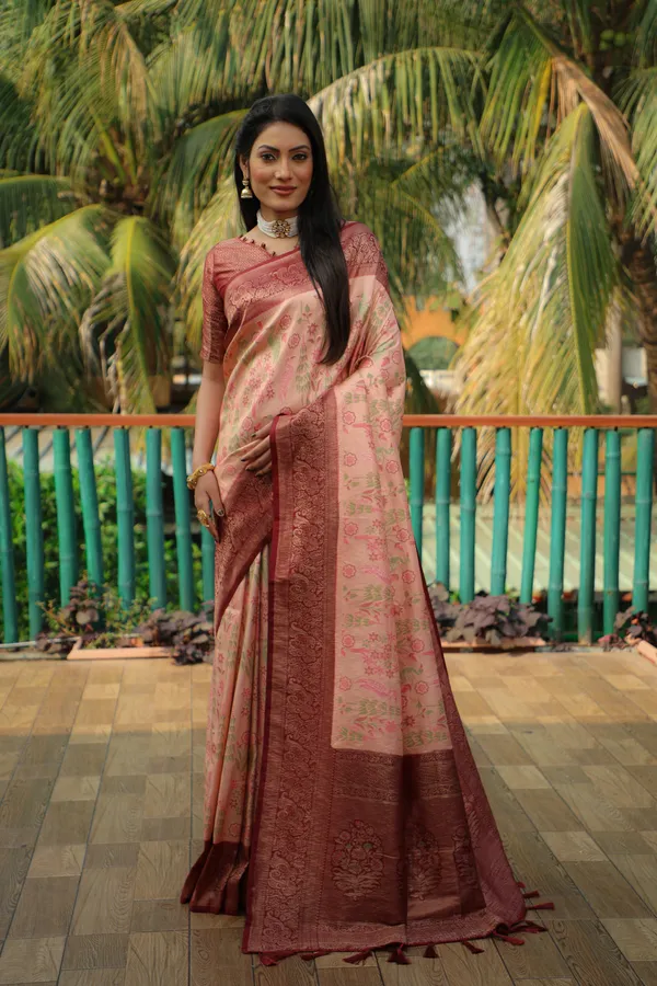 Peach_Kanjivaram_Silk_Saree_With_Zari_Weaving_Work