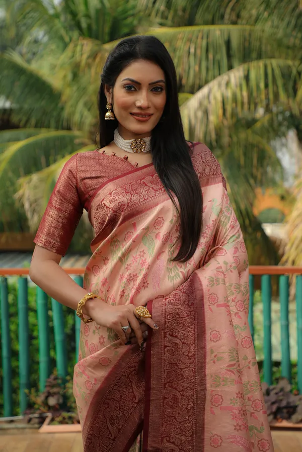 Peach_Kanjivaram_Silk_Saree_With_Zari_Weaving_Work