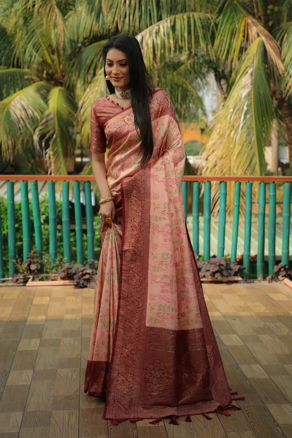 Peach_Kanjivaram_Silk_Saree_With_Zari_Weaving_Work