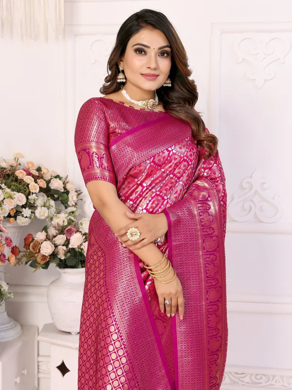 Pink_Banarasi_Chaturi_Silk_Saree_With_Zari_Weaving_Work