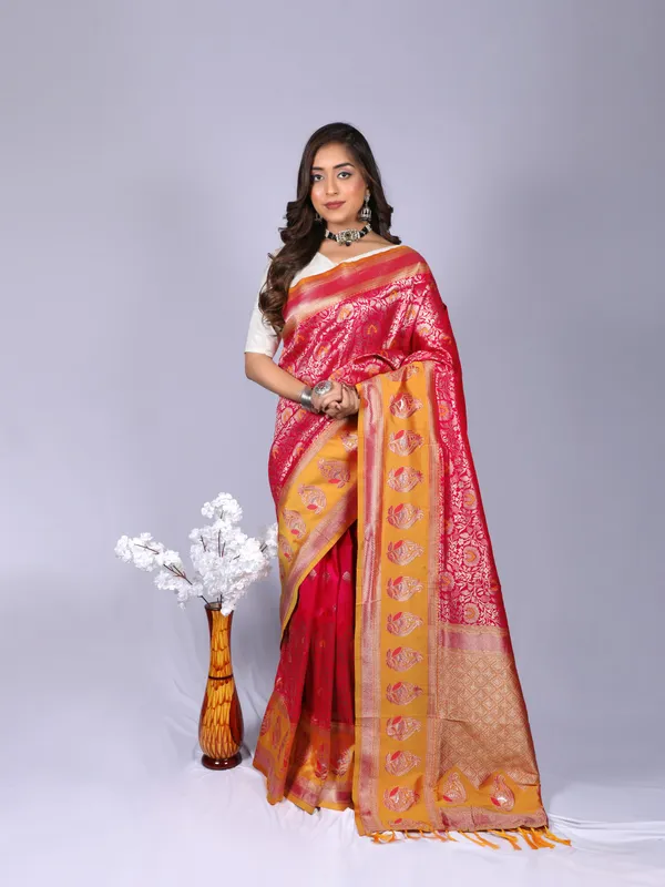 Rani_Pink_Kanchipuram_Silk_Saree_With_Zari_Weaving_Work
