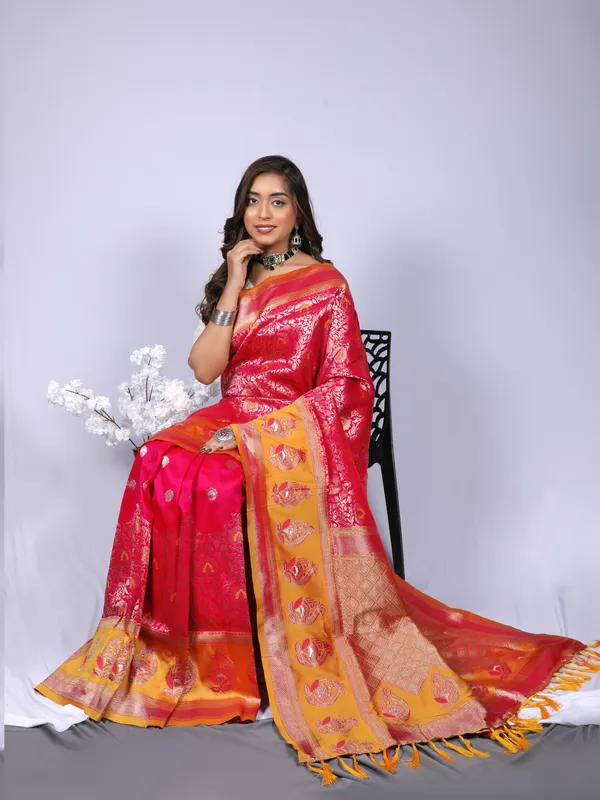 Rani_Pink_Kanchipuram_Silk_Saree_With_Zari_Weaving_Work