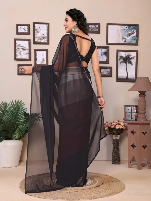 Ready_To_Wear_Multi_Plain_Padding_Georgette_Saree