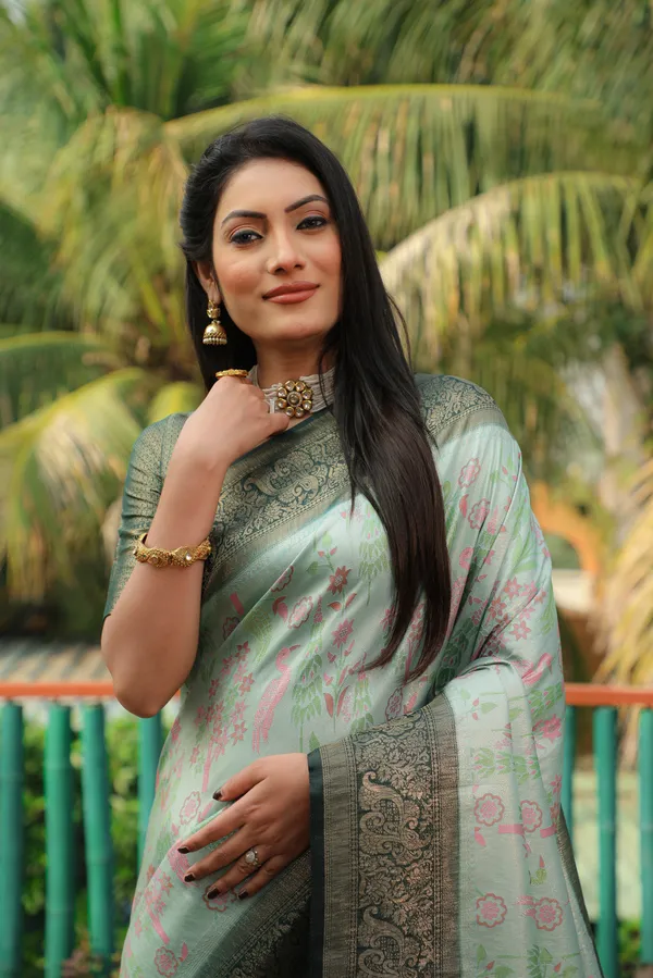 Sea_Green_Kanjivaram_Silk_Saree_With_Zari_Weaving_Work