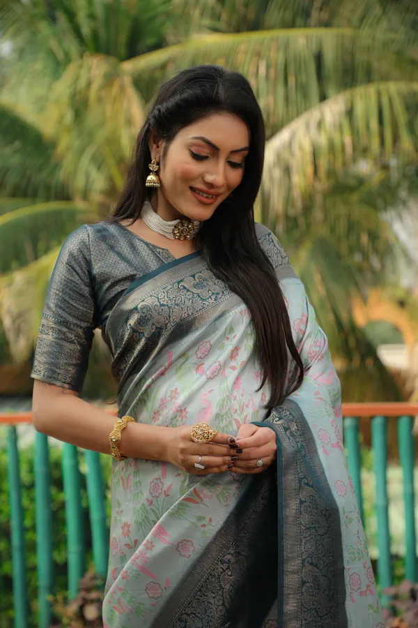 Sky_Blue_Kanjivaram_Silk_Saree_With_Zari_Weaving_Work