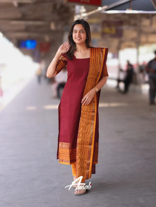 Maroon_Kurta_&_Pant_Set_with_Dupatta