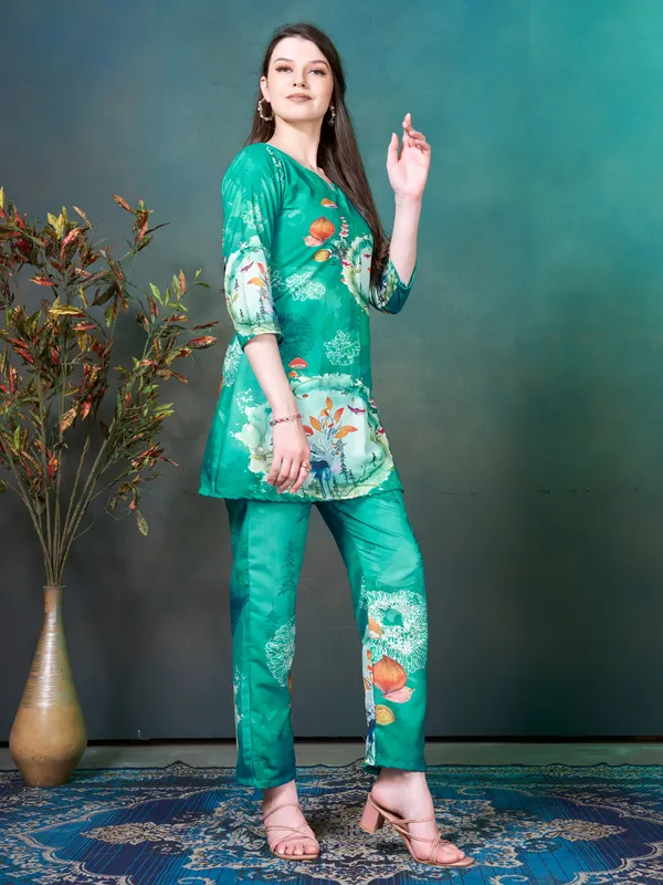 Green_With_Multifloral?Print_Rayon_Blend_Kurti_for_Women