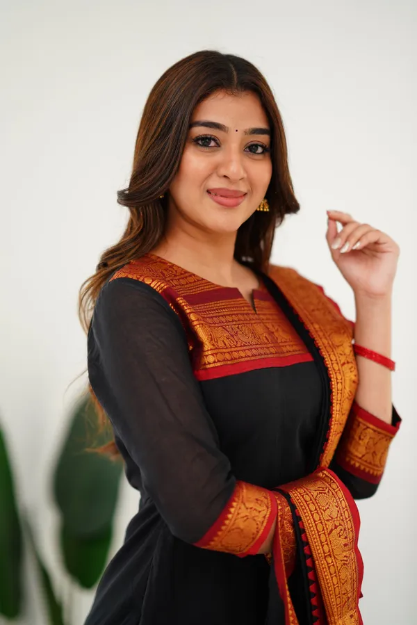 Black_Kurta_&_Pant_Set_with_Dupatta