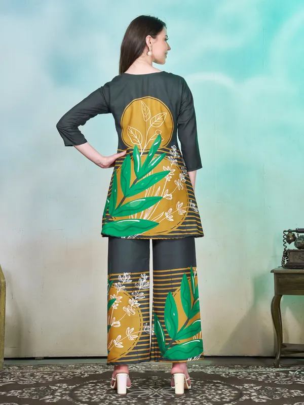 Yellow_and_Green_Flower_Printed_Rayon_Blend_Co-ord_Set_for_Women