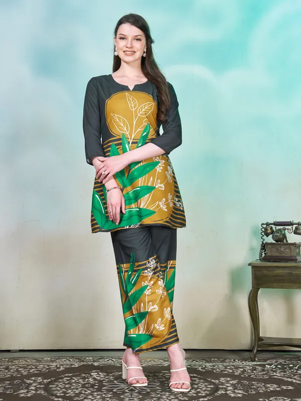 Yellow_and_Green_Flower_Printed_Rayon_Blend_Co-ord_Set_for_Women