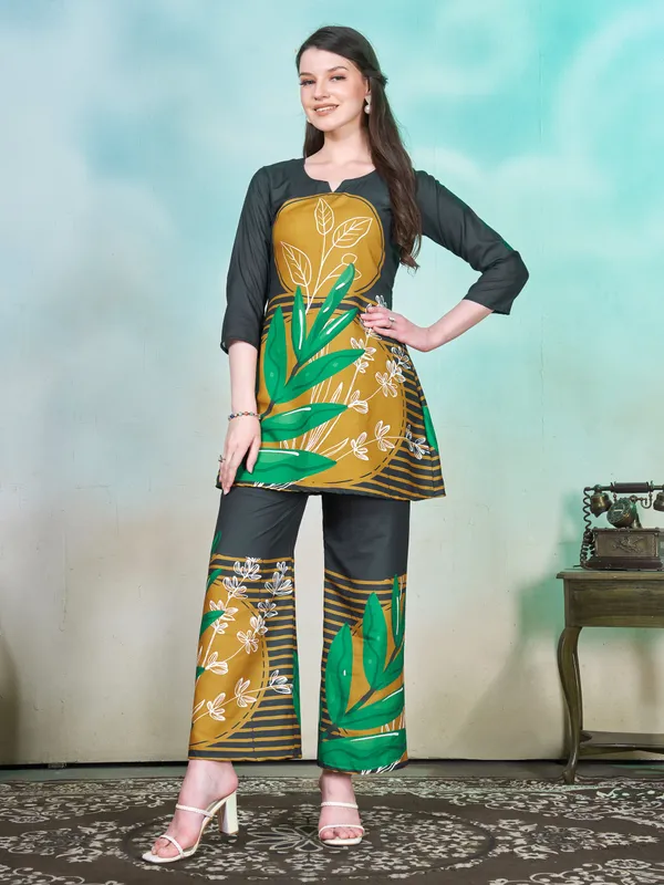 Yellow_and_Green_Flower_Printed_Rayon_Blend_Co-ord_Set_for_Women