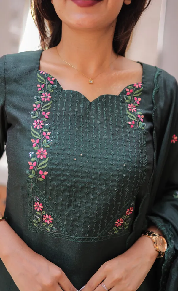 Green_Kurta_&_Pant_Set_with_Dupatta