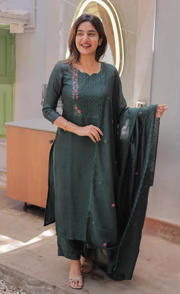 Green_Kurta_&_Pant_Set_with_Dupatta