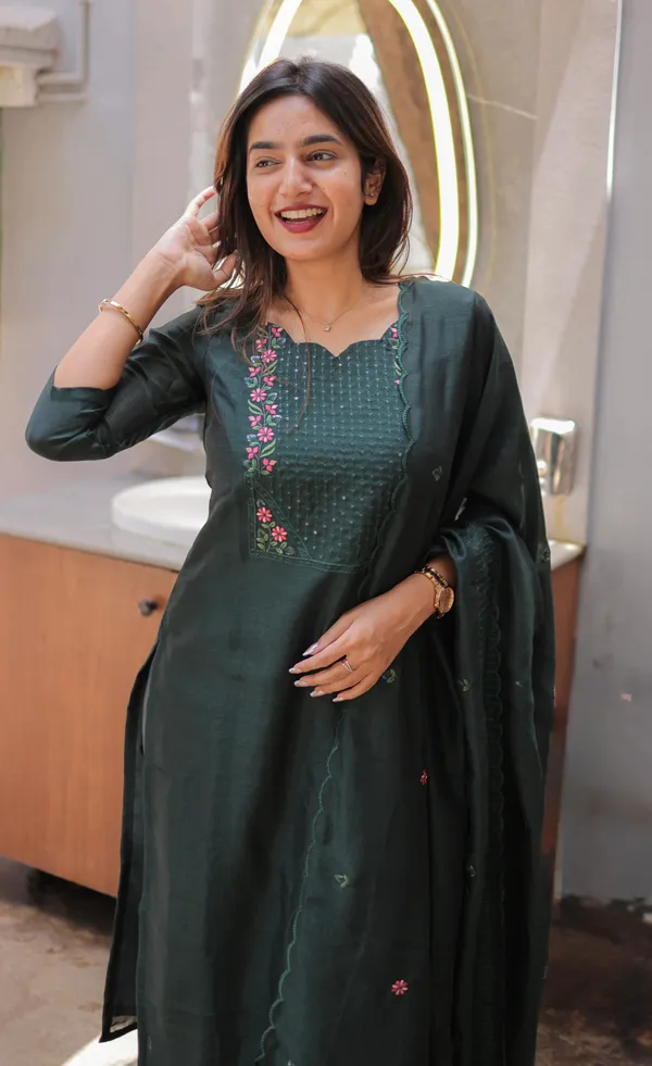 Green_Kurta_&_Pant_Set_with_Dupatta