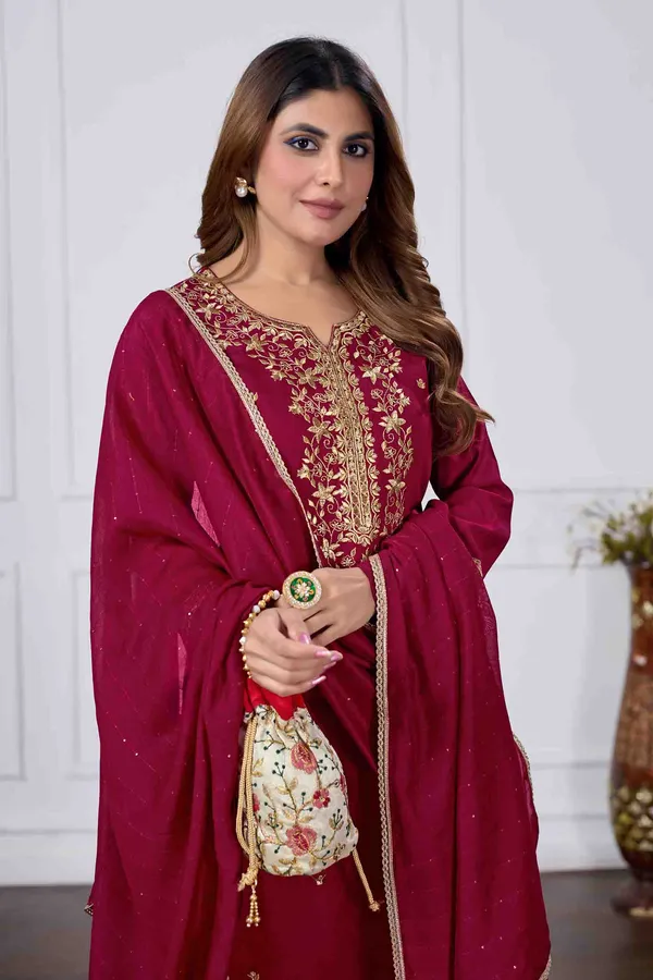 Maroon_Kurta_&_Pant_Set_with_Dupatta