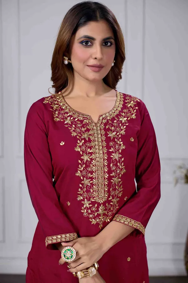 Maroon_Kurta_&_Pant_Set_with_Dupatta