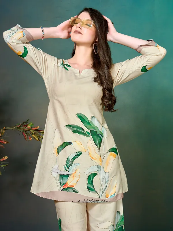 Off_White_with_Green_Floral_Printed_Rayon_Blend_Co-ord_Set_for_Women