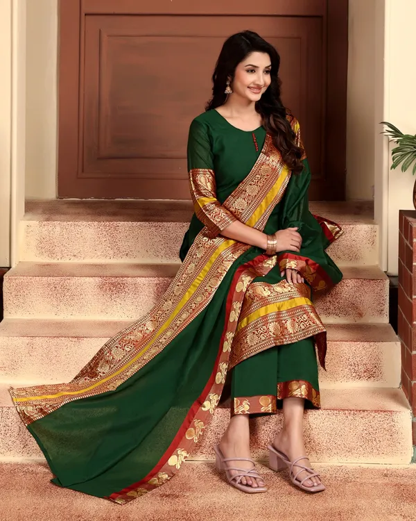 GREEN_AND_RED_PRINTED_ROUND_NECK_KURTA_PANT_SET_WITH_DUPATTA__SET