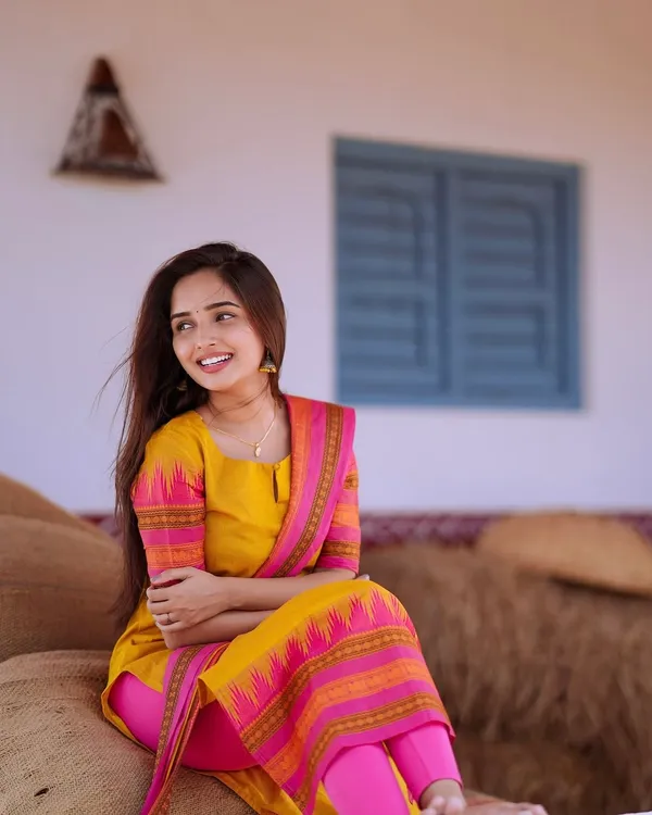 Yellow_Kurta_Set_with_Dupatta