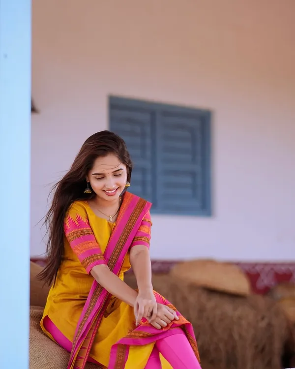 Yellow_Kurta_Set_with_Dupatta