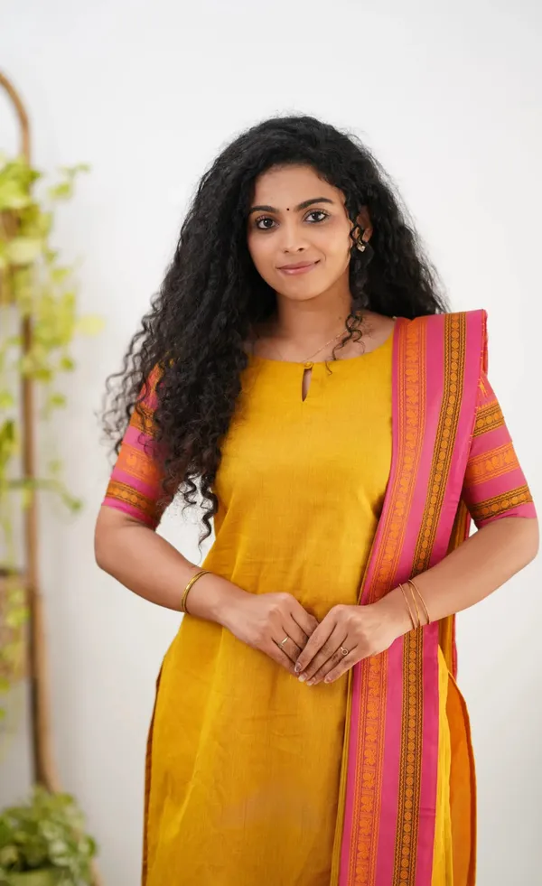 Yellow_Kurta_Set_with_Dupatta