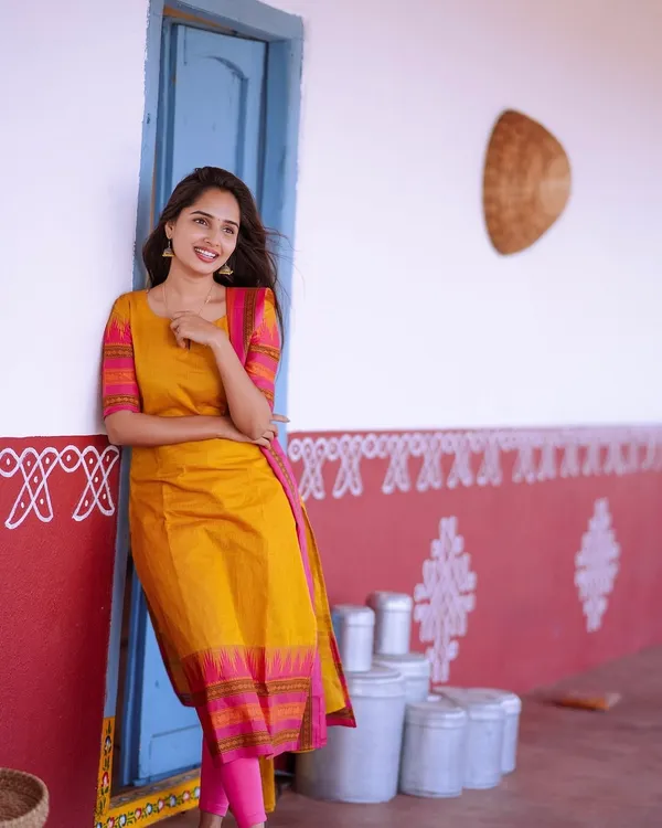 Yellow_Kurta_Set_with_Dupatta