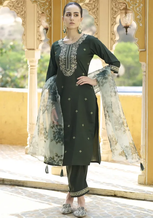 GREEN_EMBROIDERED_ROUND_NECK_KURTA_PANT_SET_WITH_DUPATTA