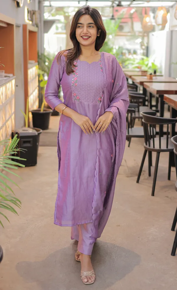 Lavender_Kurta_&_Pant_Set_with_Dupatta