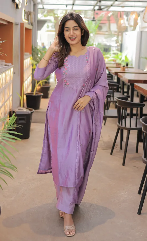Lavender_Kurta_&_Pant_Set_with_Dupatta
