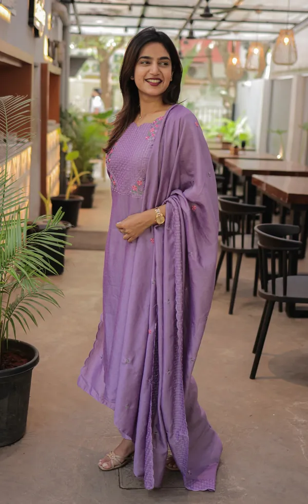 Lavender_Kurta_&_Pant_Set_with_Dupatta