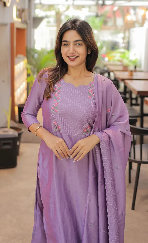 Lavender_Kurta_&_Pant_Set_with_Dupatta