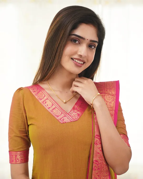 Mustard_Kurta_&_Pant_Set_with_Dupatta