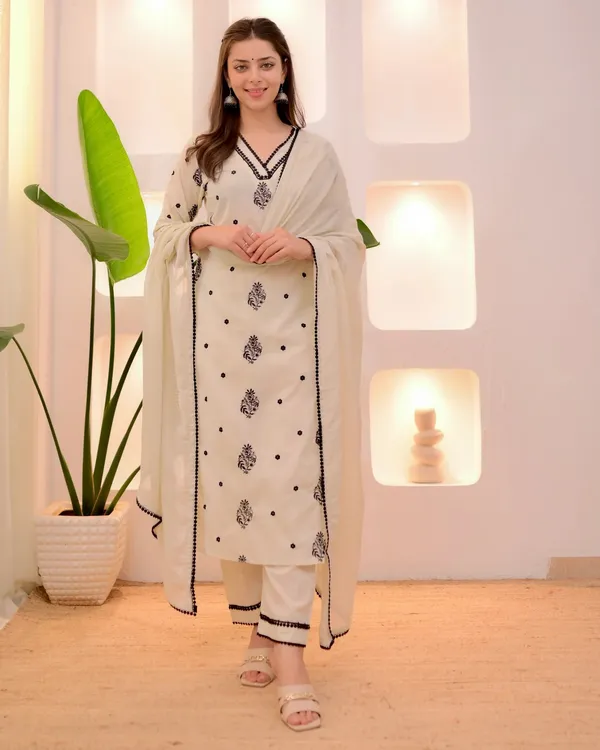 Cream_Kurta_&_Pant_Set_with_Dupatta