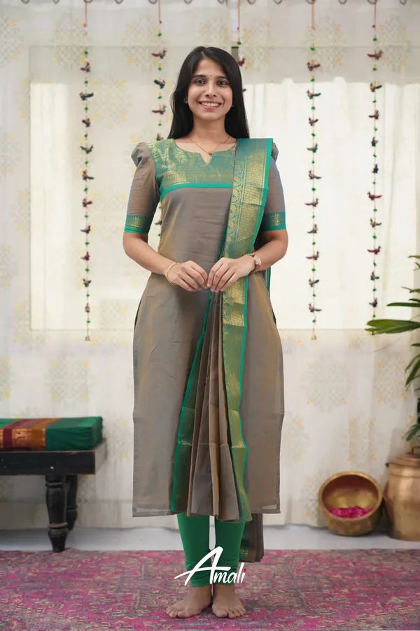 Grey_Kurta_Set_with_Dupatta