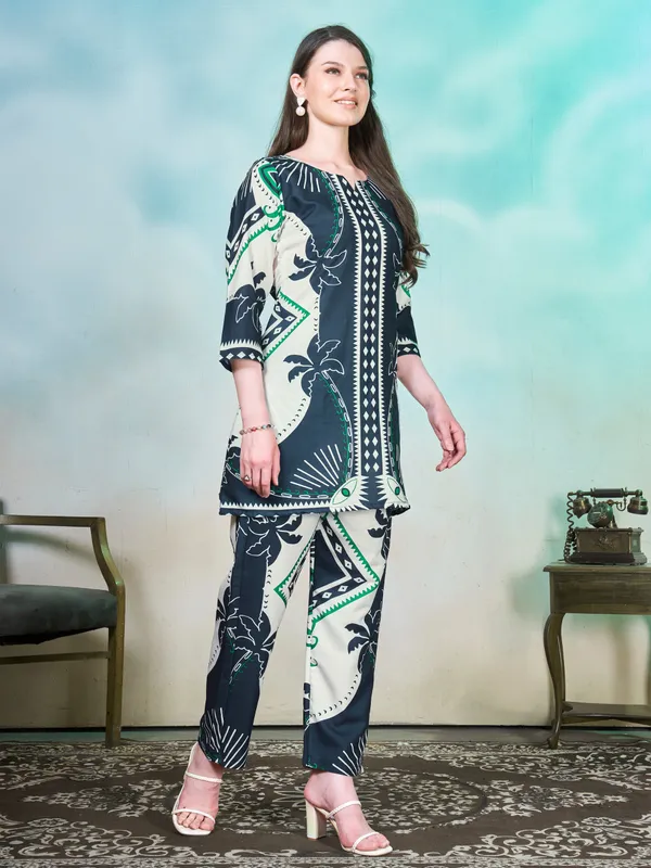 Blue_and_White_Digital_Printed_Rayon_Blend_Co-ord_Set_for_Women
