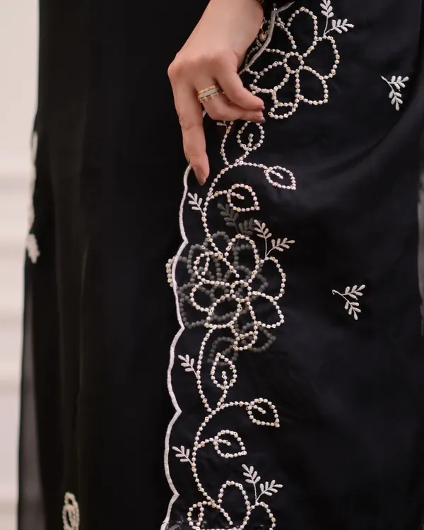 Black_Kurta_&_Pant_Set_with_Dupatta