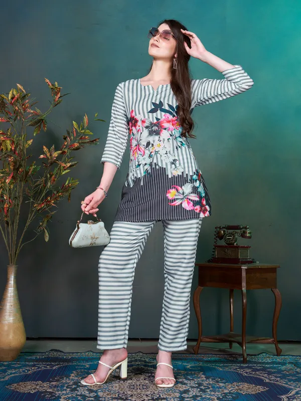 White_&_Grey_Floral_Printed_Rayon_Blend_Co-ord_Set_for_Women