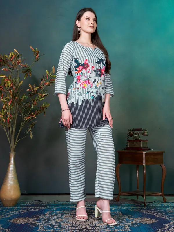 White_&_Grey_Floral_Printed_Rayon_Blend_Co-ord_Set_for_Women