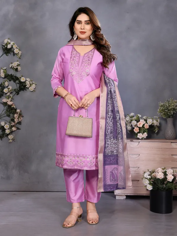 Lavender_Kurta_&_Pant_Set_with_Dupatta